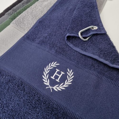 Personalized golf towel with wreath