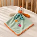 Chicky baby comforter, 30 cm, Bukowski, lifestyle image